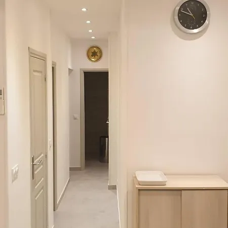 Apartment Juan-les-pins Center And 50 M Away