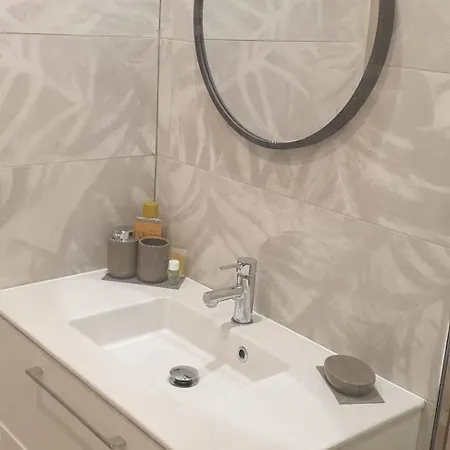 Apartment Juan-les-pins Center And 50 M Away *