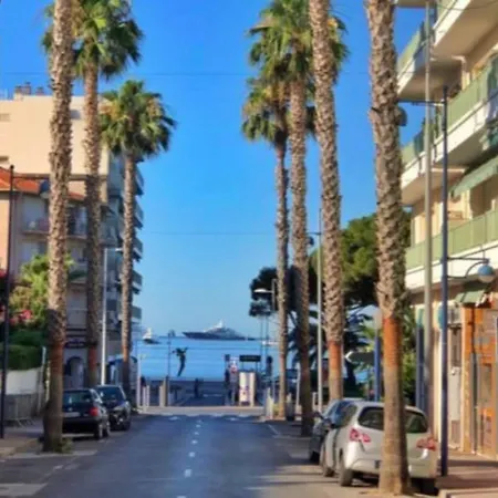 Juan-les-pins Center And 50 M Away Antibes